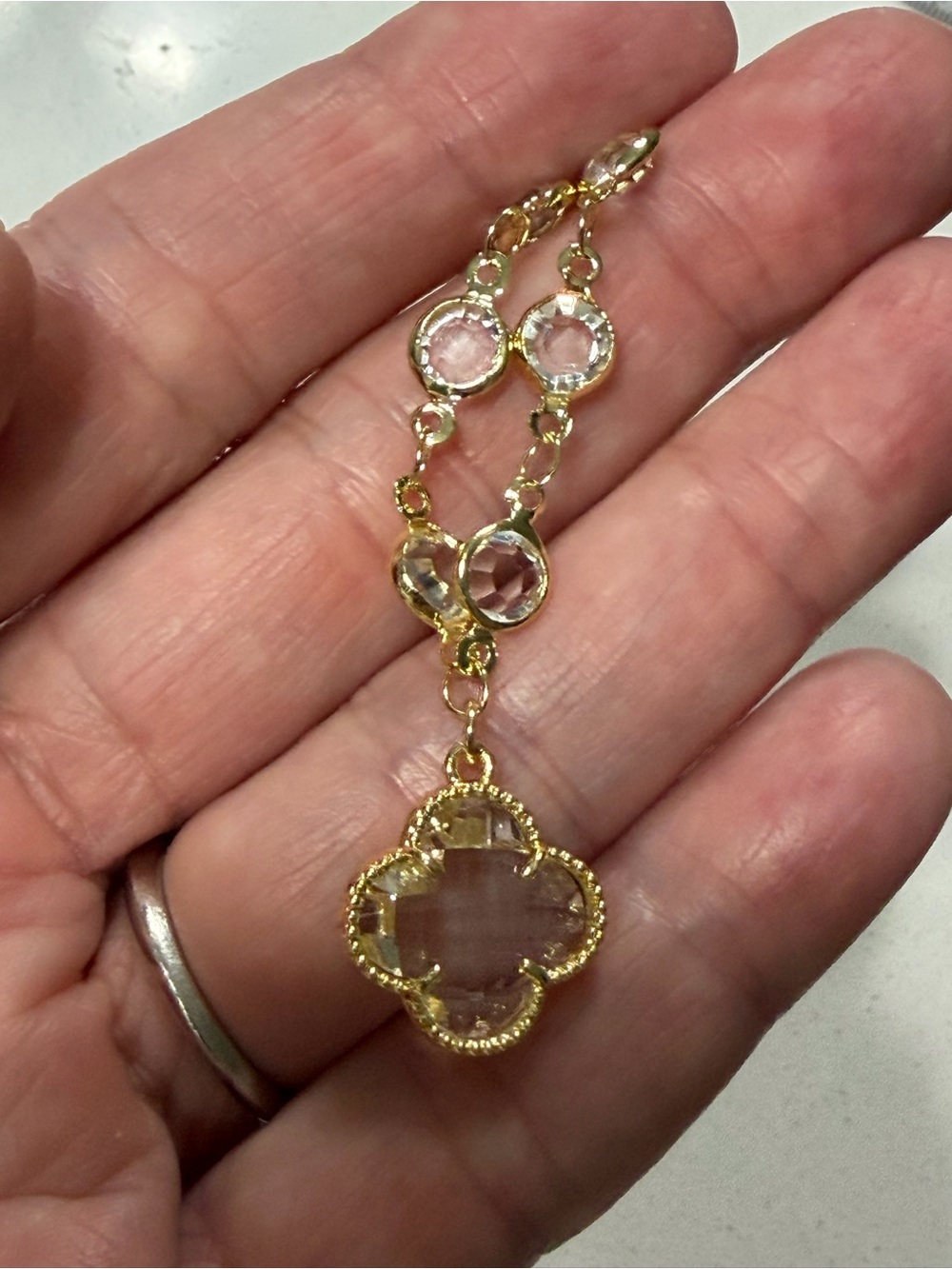 GoldOro Clear Crystal Clover Pendant Necklace Yellow Gold-Plated